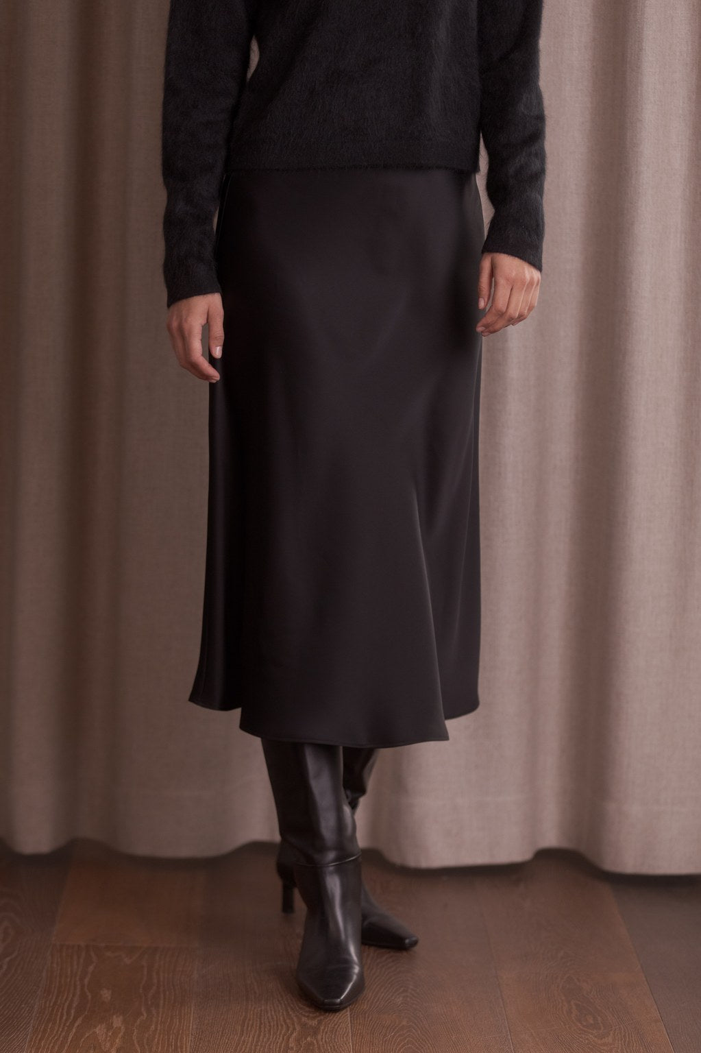 Midi-satiinihame, Black