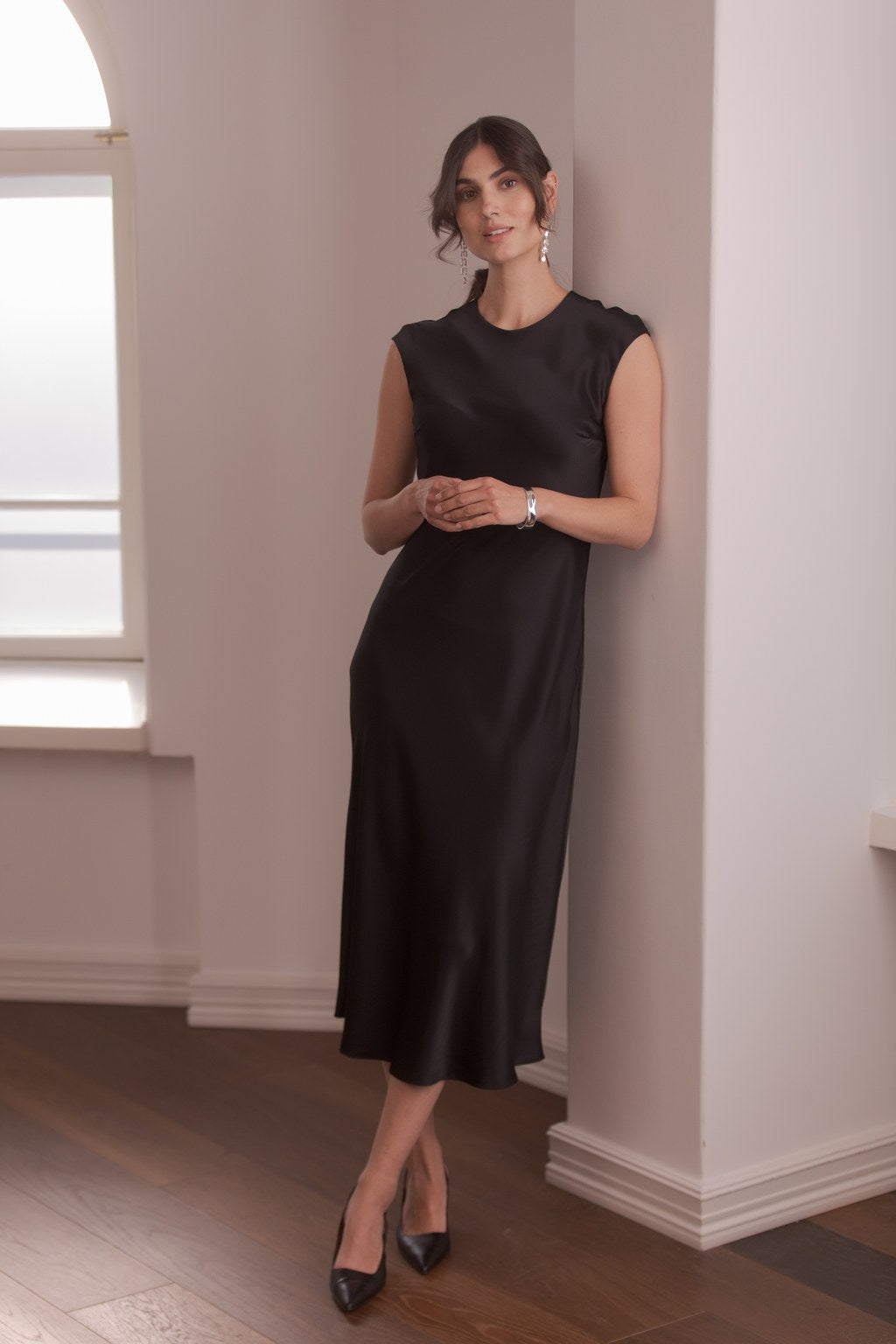 Satiinimekko, Black