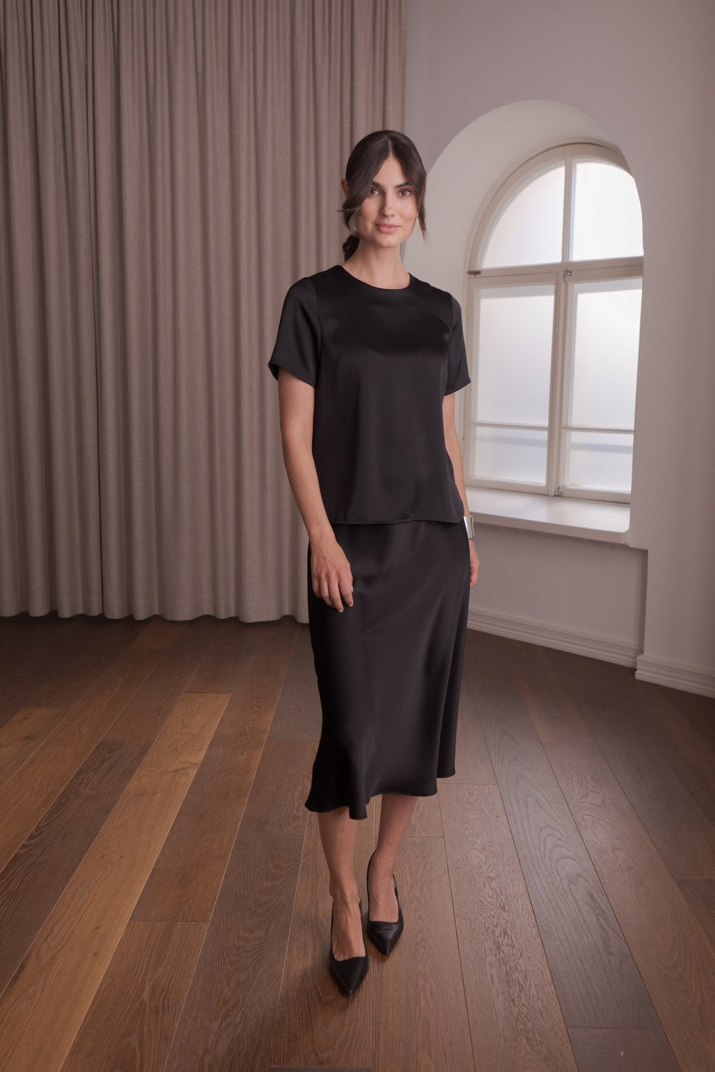 Short-sleeved satin shirt, Latte