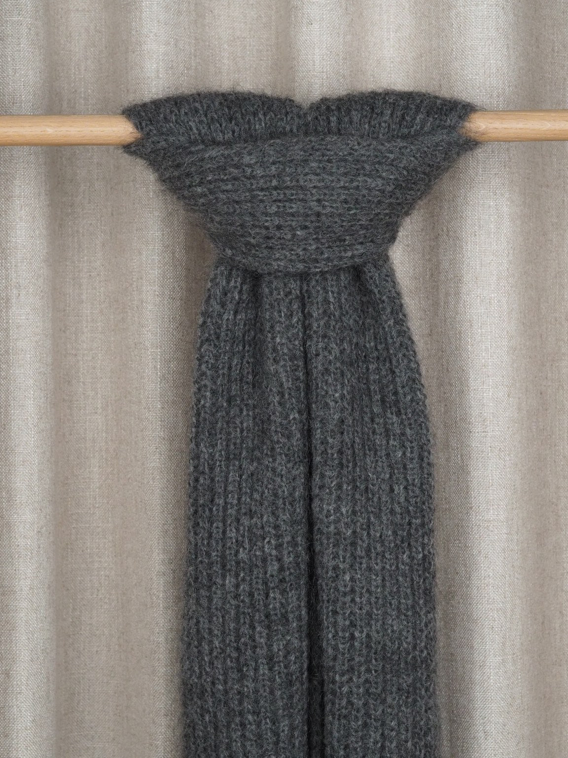 Huivi kid mohairsekoitteesta, Dark grey melange