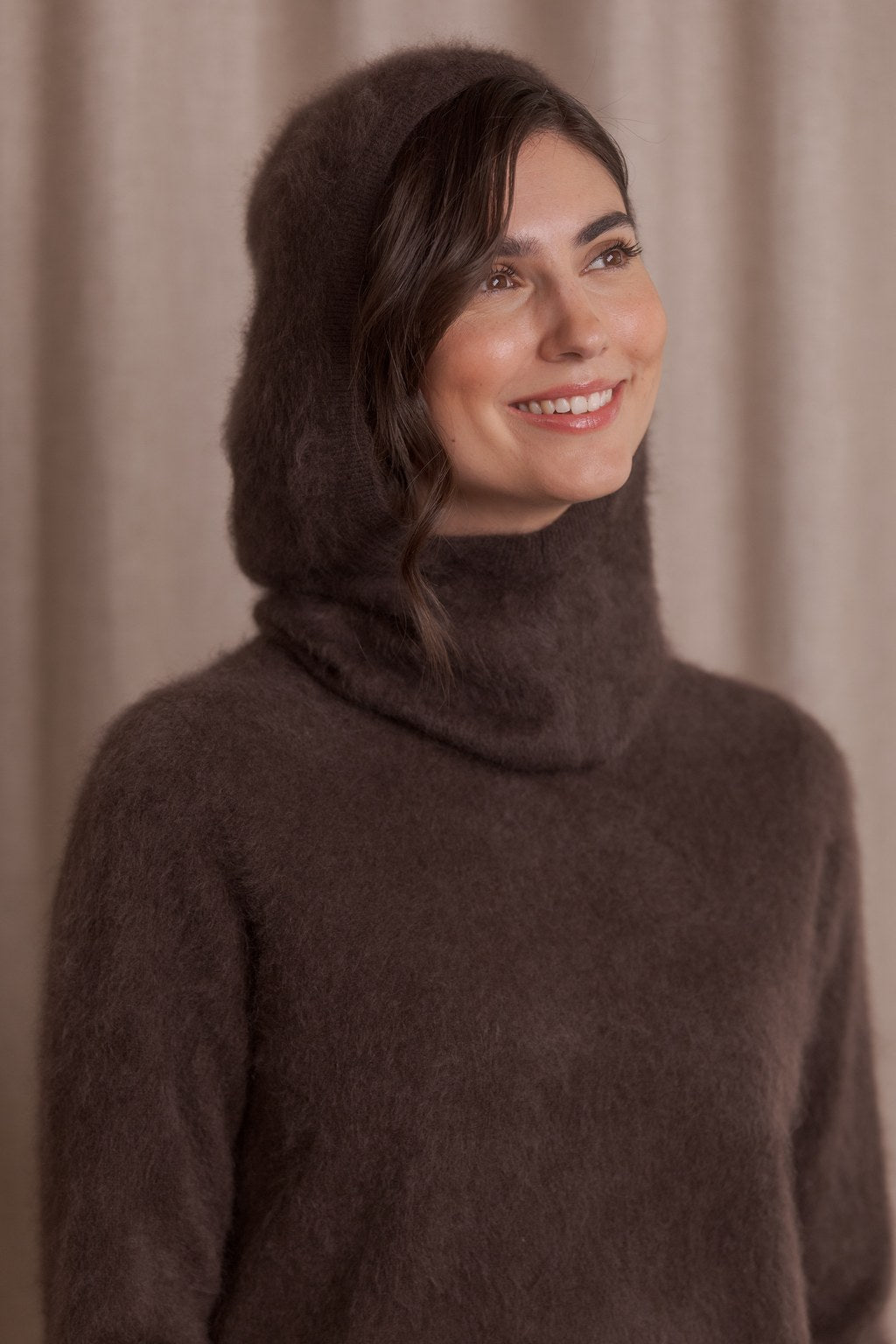 pehmeä kashmirhuppu, dark chocolate