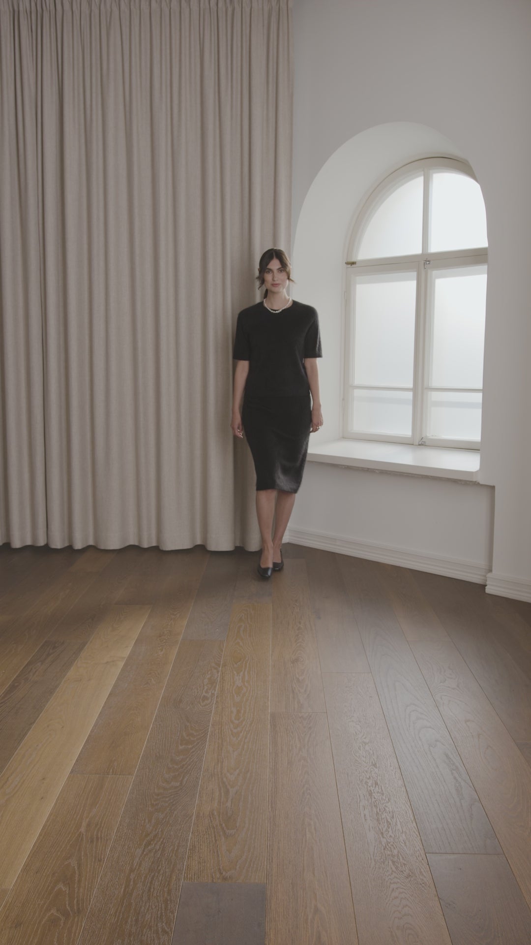 Polvipituinen kashmirhame, Black