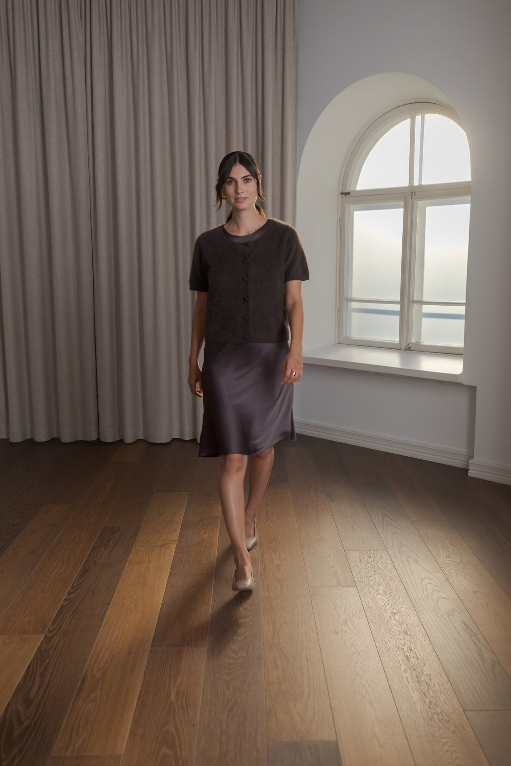 Lyhythihainen kashmirneuletakki, Dark chocolate