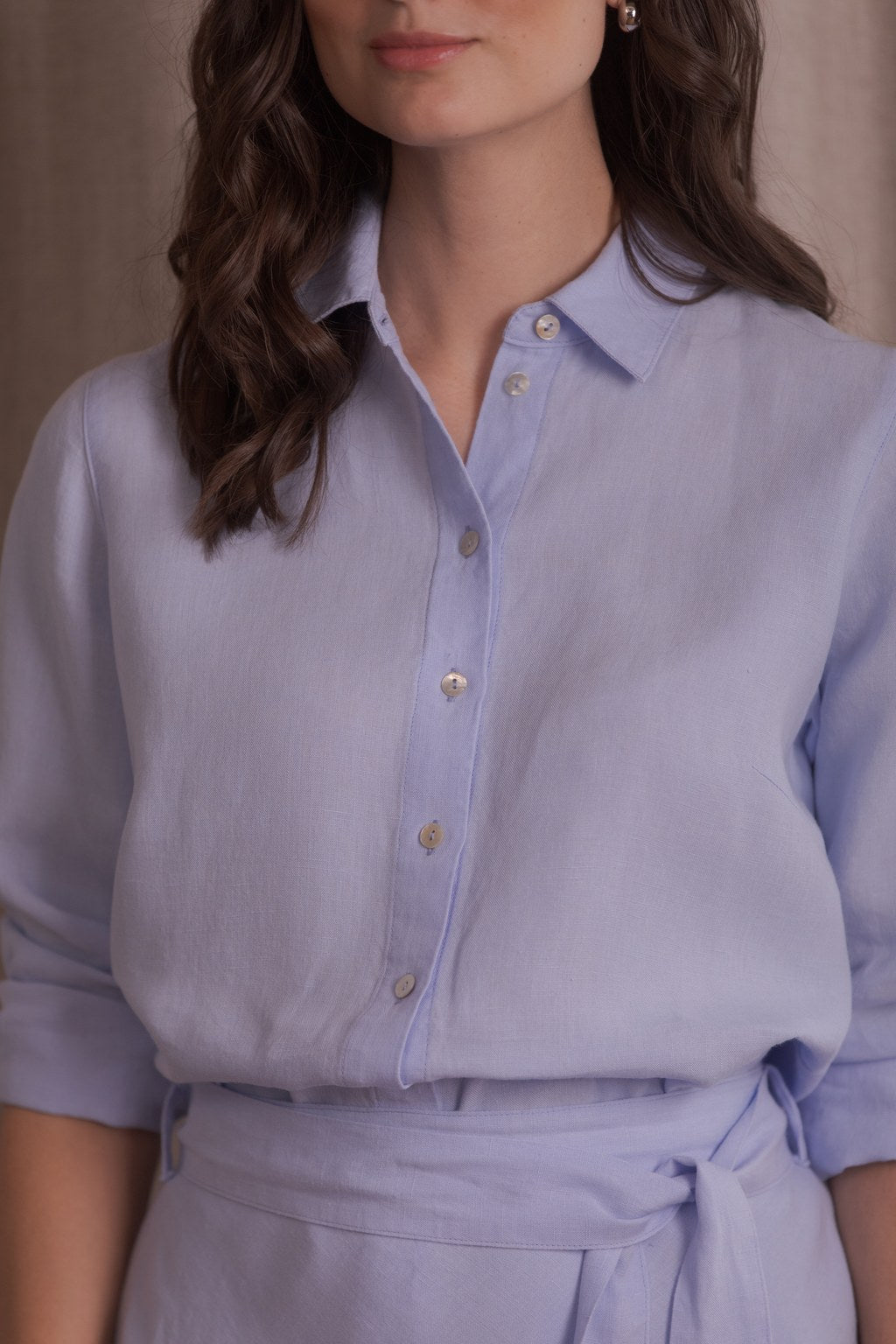 Pellavakauluspaita, Sky