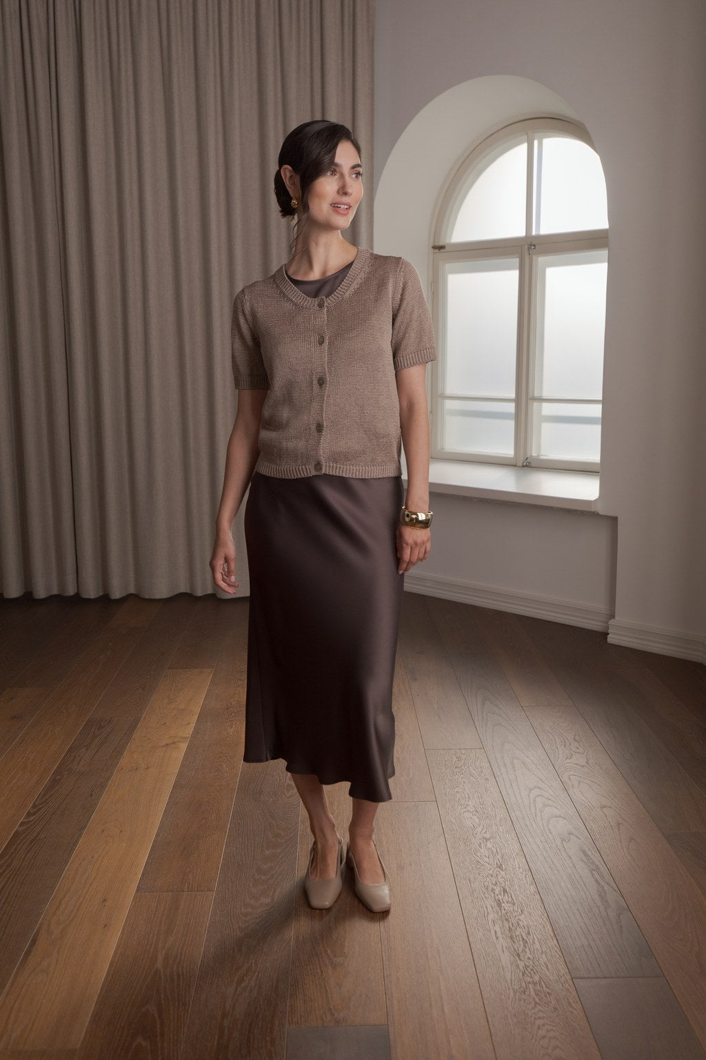 Lyhythihainen pellavasekoiteneuletakki, Greige