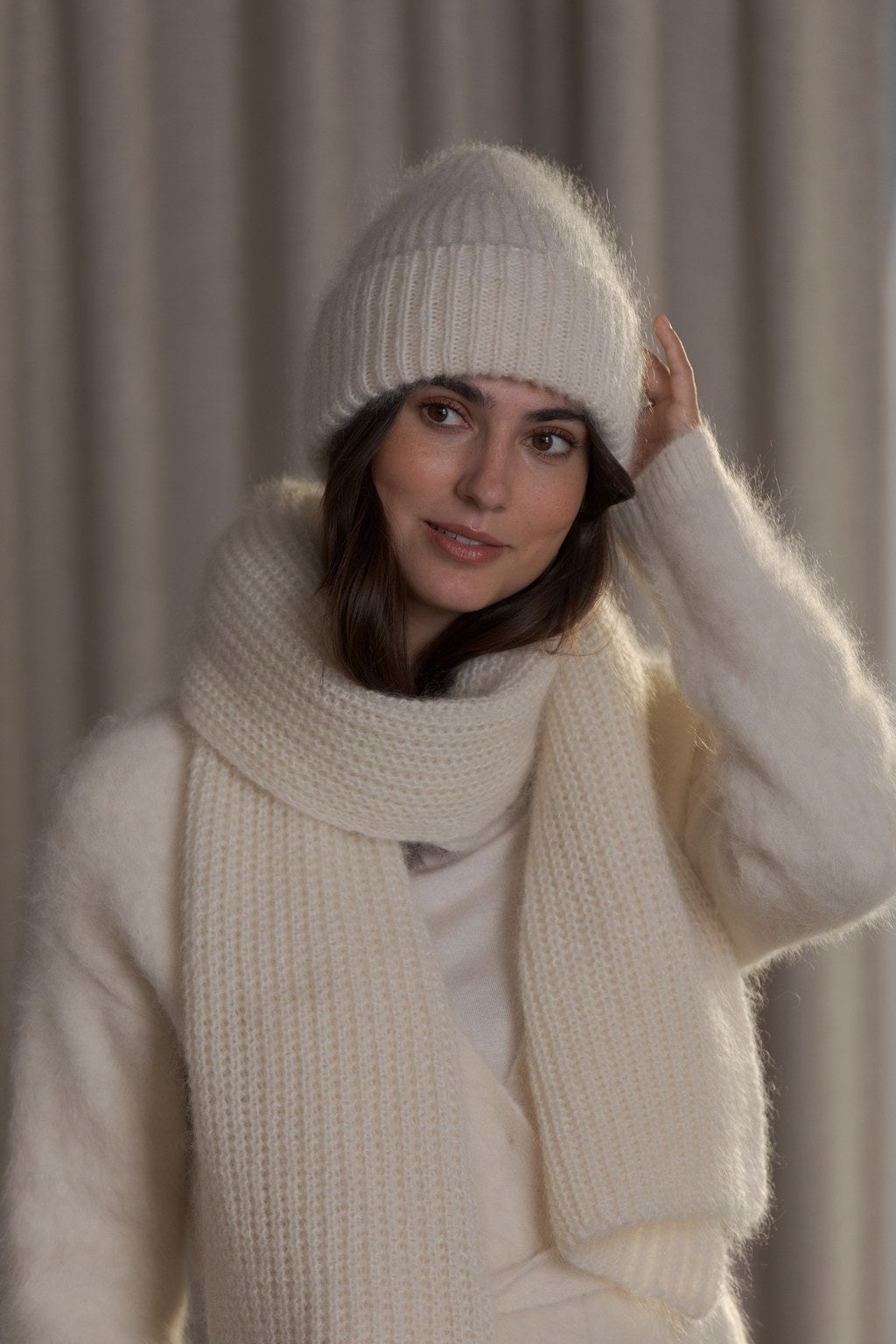 Huivi kid mohairsekoitteesta, Cream