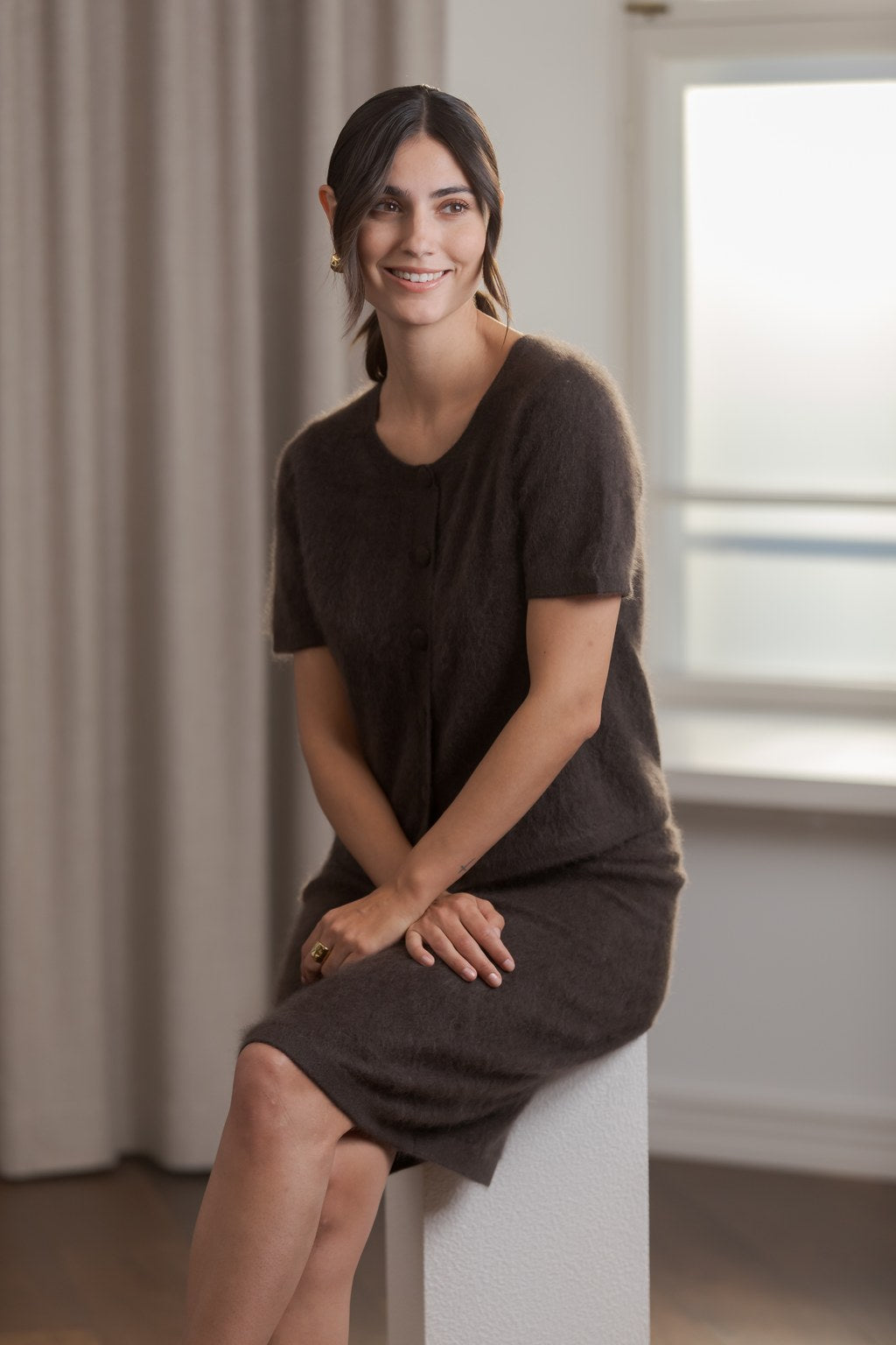 Lyhythihainen kashmirneuletakki, Dark chocolate