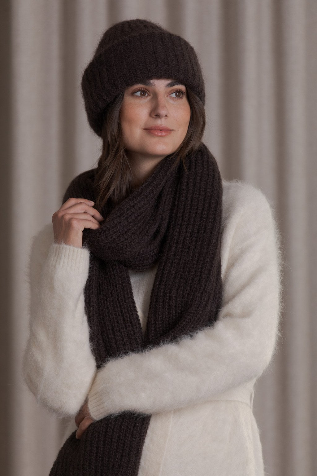 Huivi kid mohairsekoitteesta, Dark chocolate