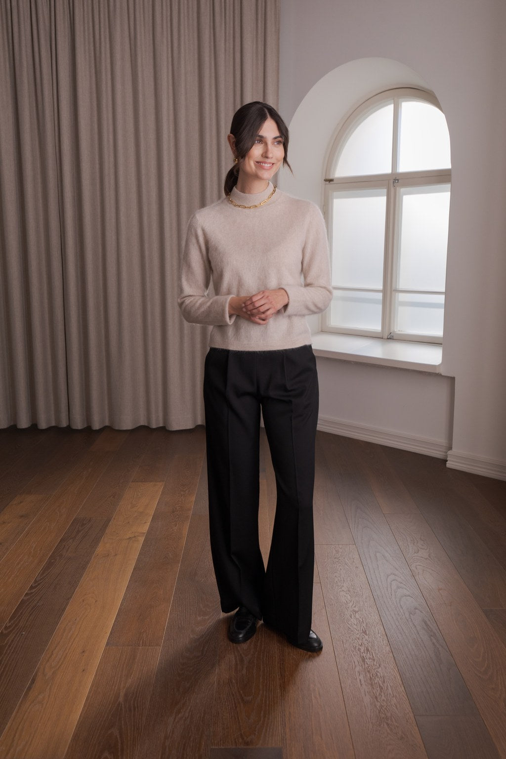 Pitkähihainen kashmirneule puolipoolokauluksella, Latte