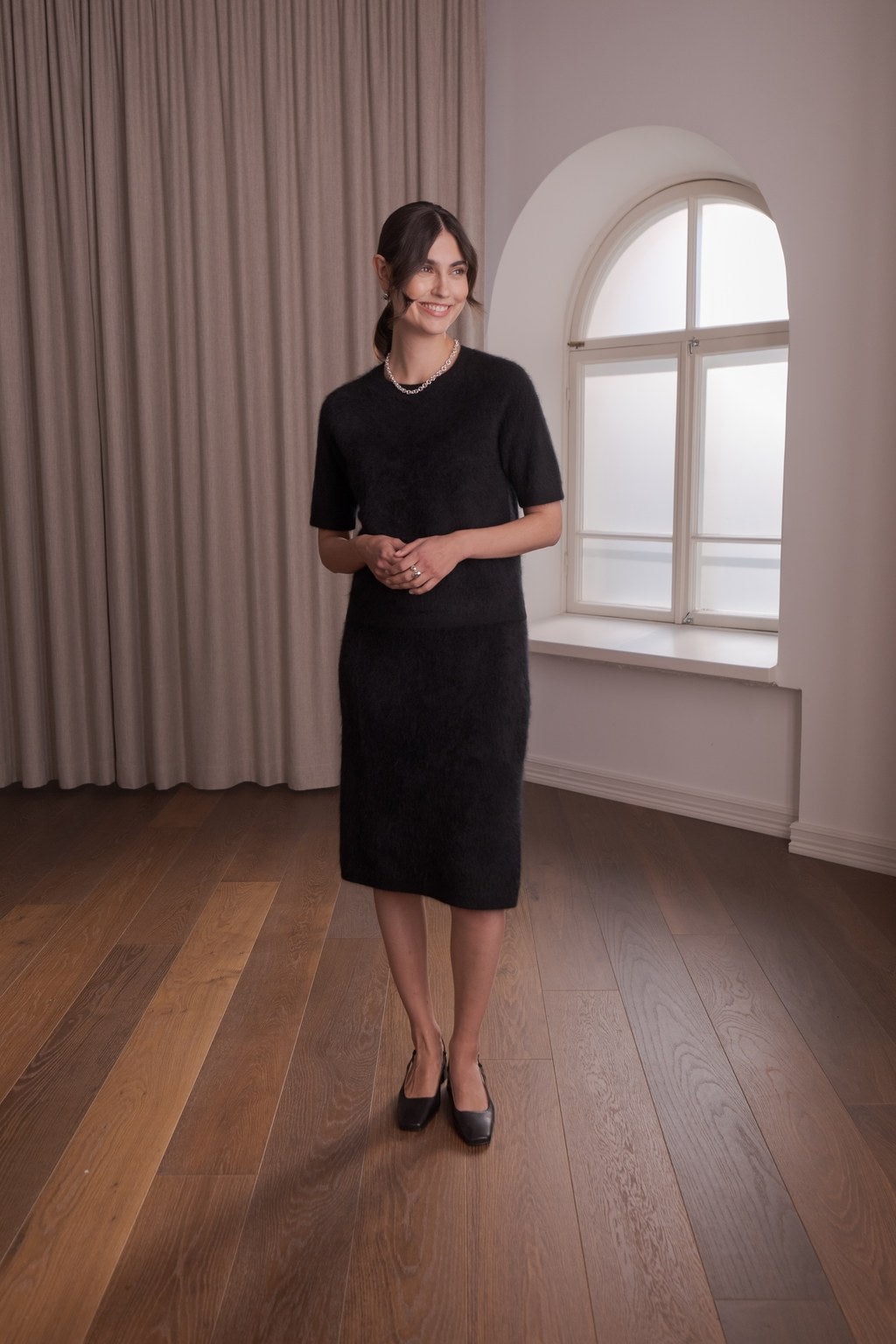 Polvipituinen kashmirhame, Black