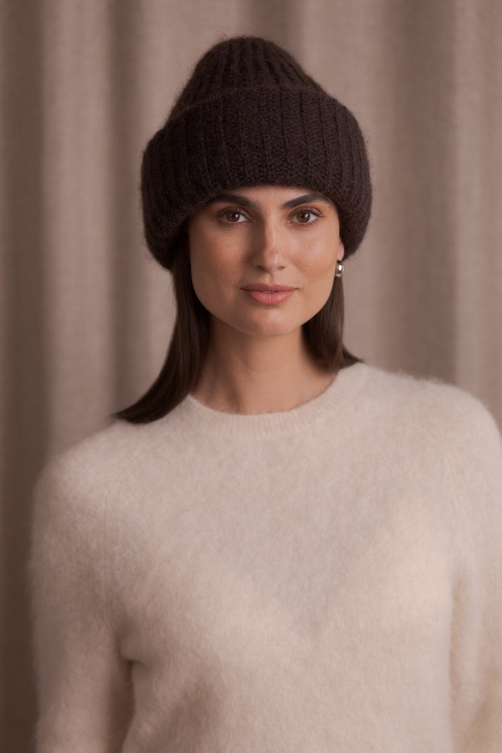 Paksu pipo kid mohairsekoitteesta, Dark chocolate