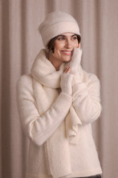 Alpakanvillasta valmistetut kynsikkäät sävyssä cream