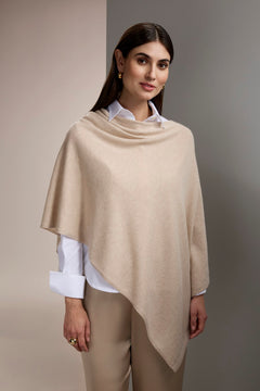 Kashmirista valmistettu poncho, latte.