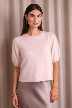 Kashmirista valmistettu lyhythihainen neule puhvihihalla, pale pink