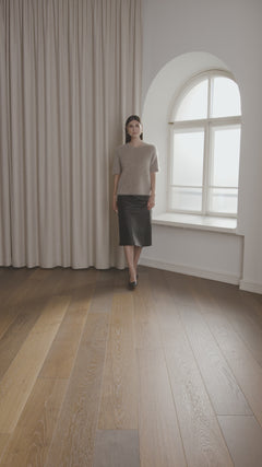 Lyhythihainen alpakkasekoiteneule greige-sävyssä